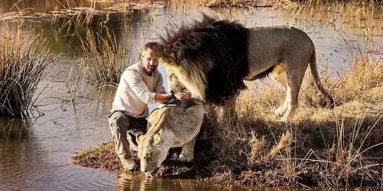 Ambassador Kevin Richardson (South Africa) CALZATURIFICIO ZAMBERLAN SRL