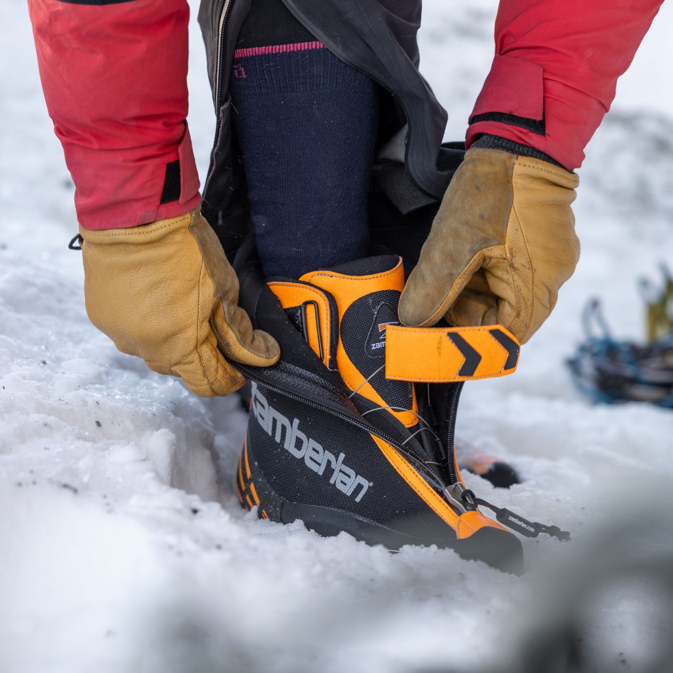 EIGER LITE GTX RR BOA PU - Nero/Arancione